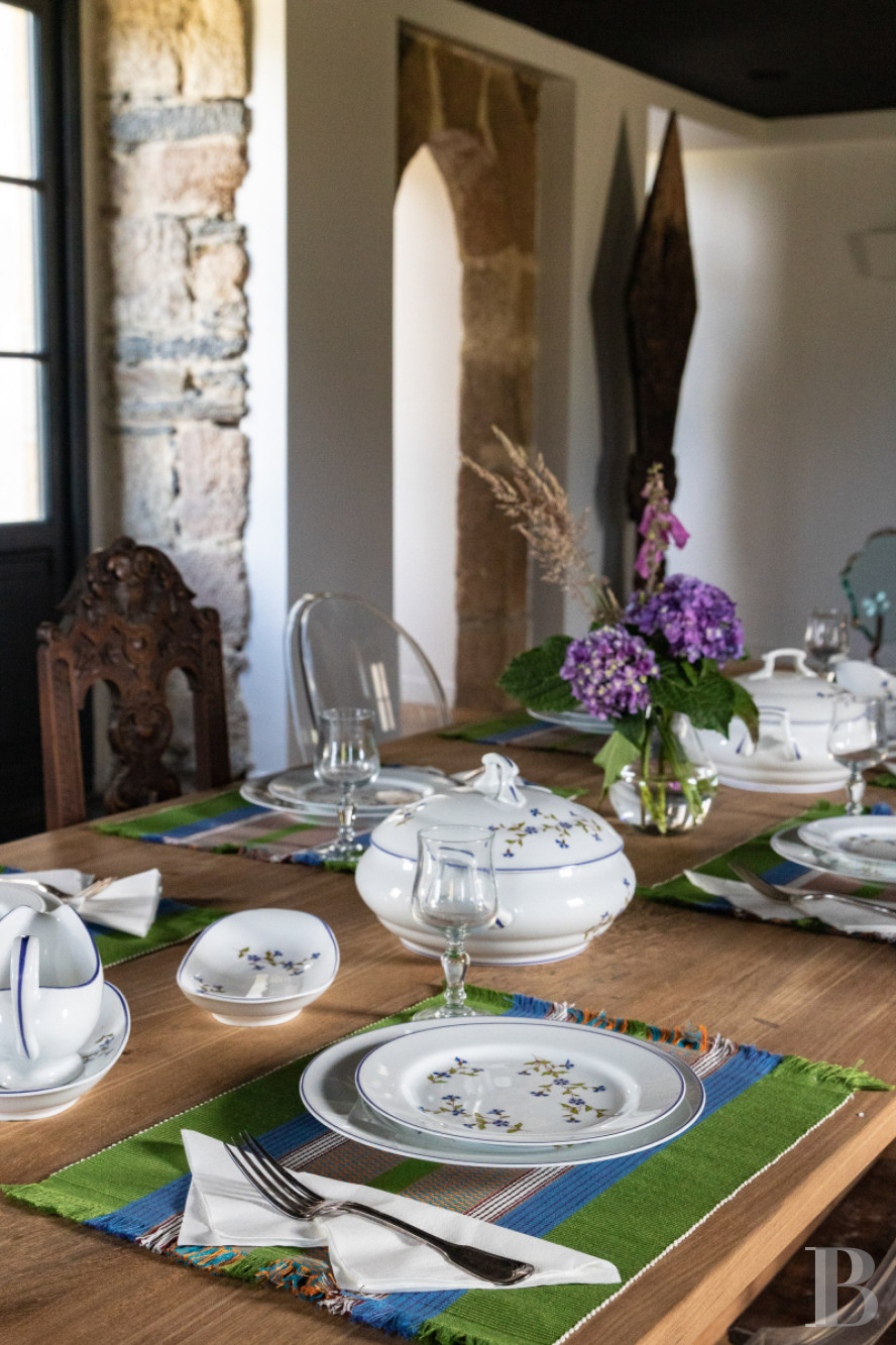 A set of two manor houses overlooks the Bay of Morlaix in Carantec on the north coast of Finistère - photo  n°16